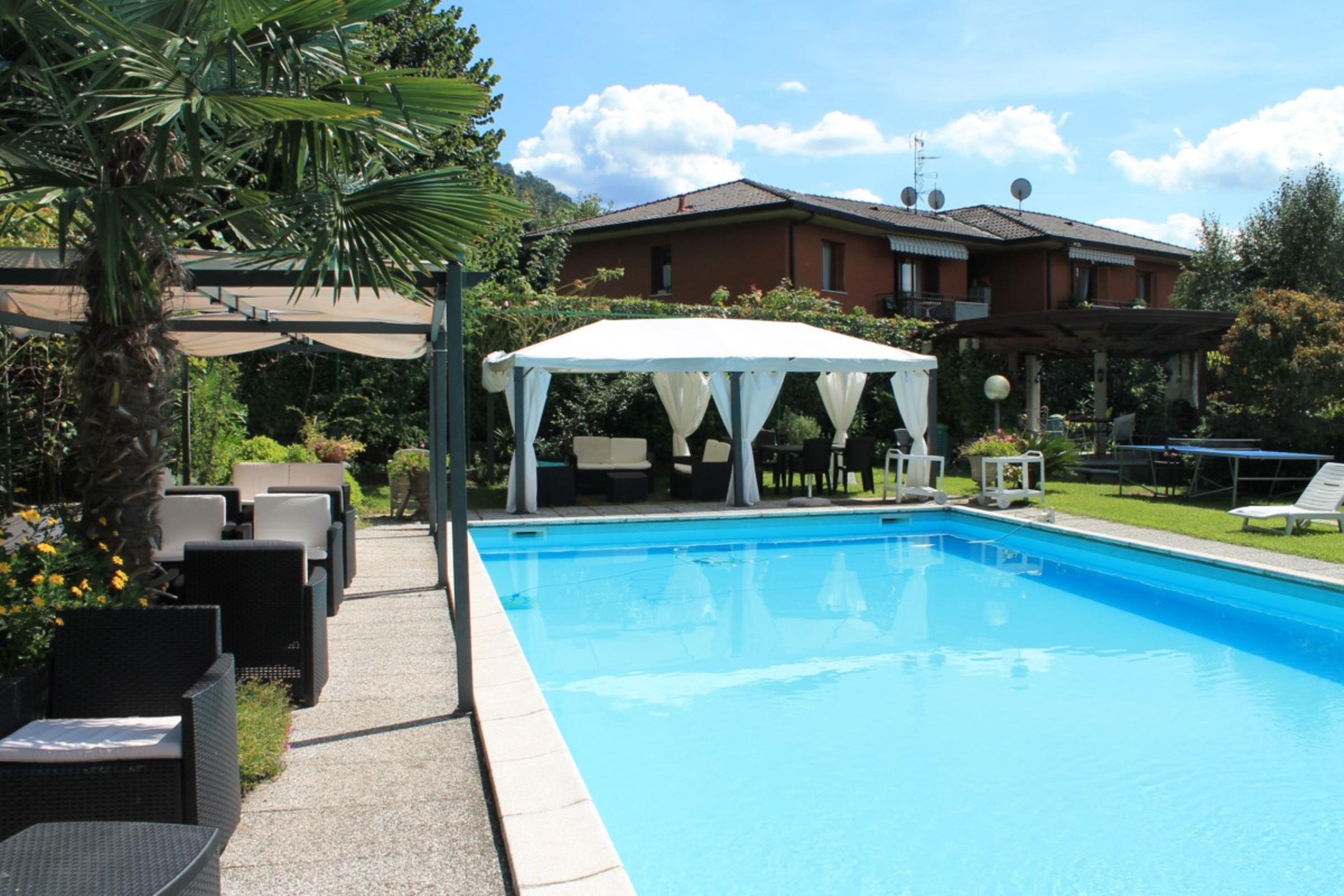 Albergo Paradiso Maccagno Exterior photo