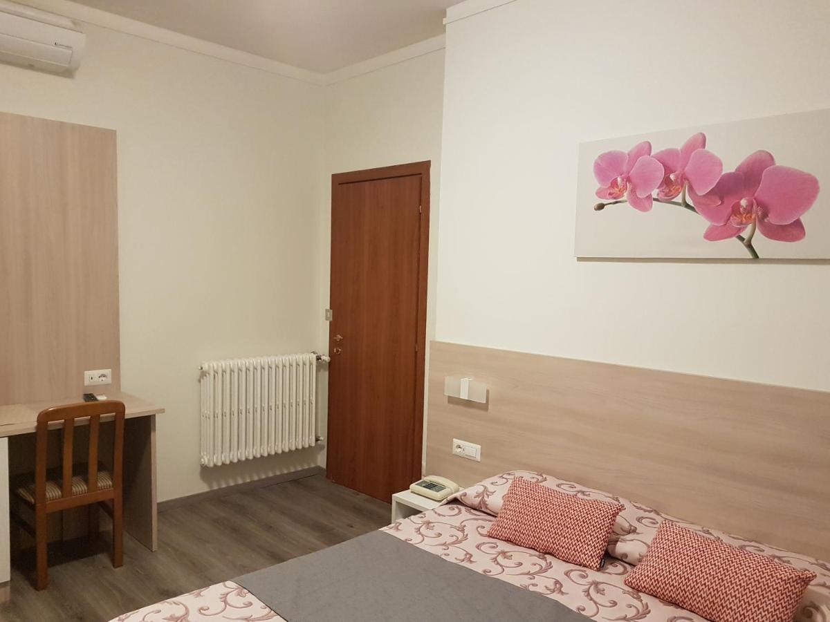 Albergo Paradiso Maccagno Exterior photo
